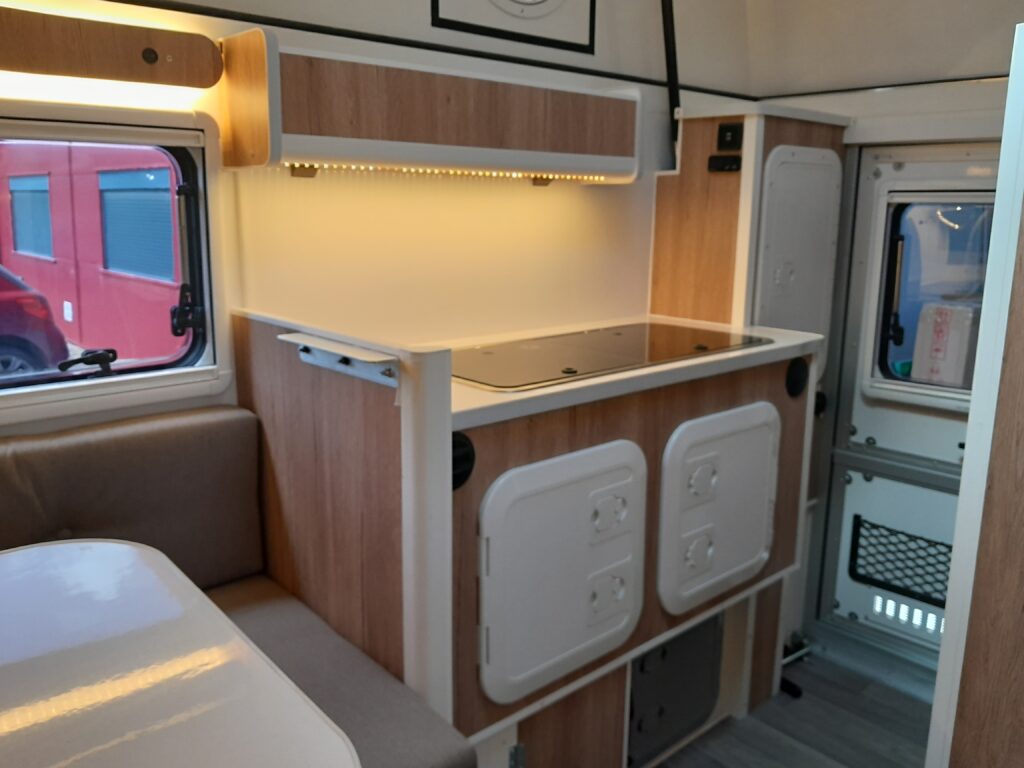 Bravo Cellule voyage Toyota Hilux