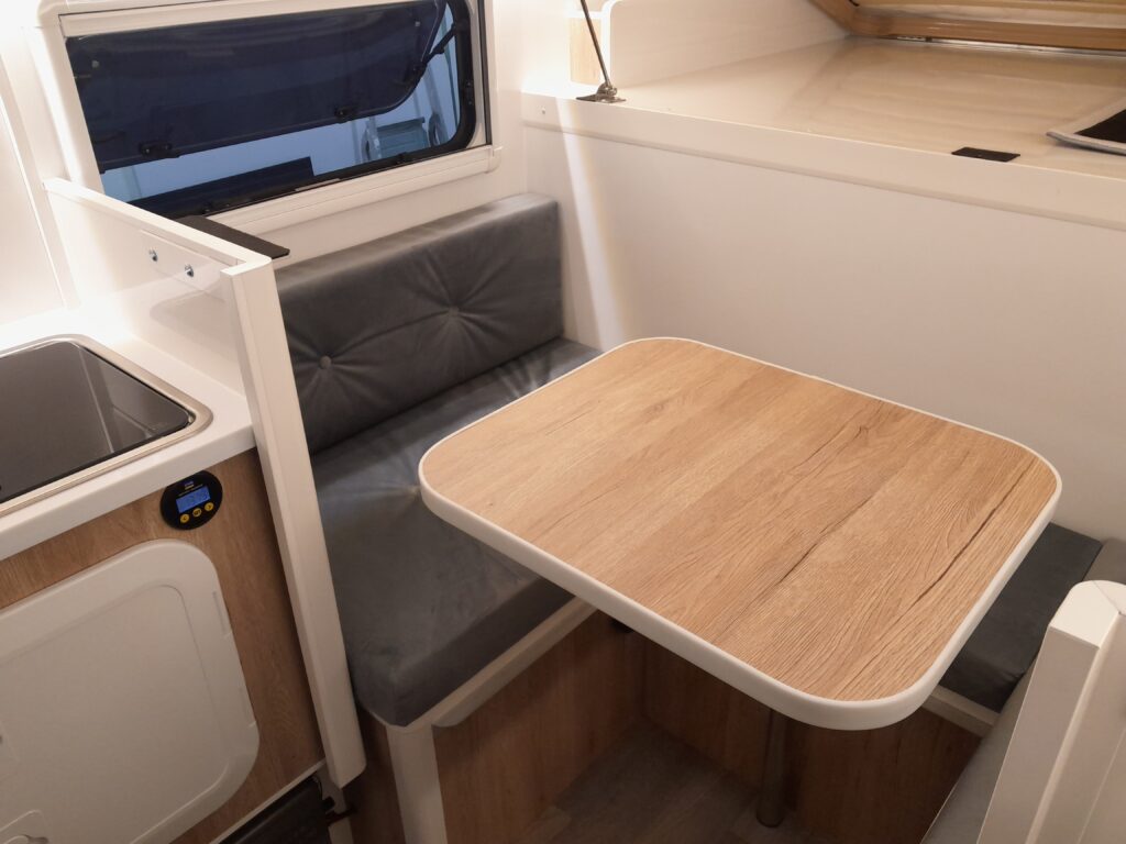 vue dinette cellule sakado iota vue gauche